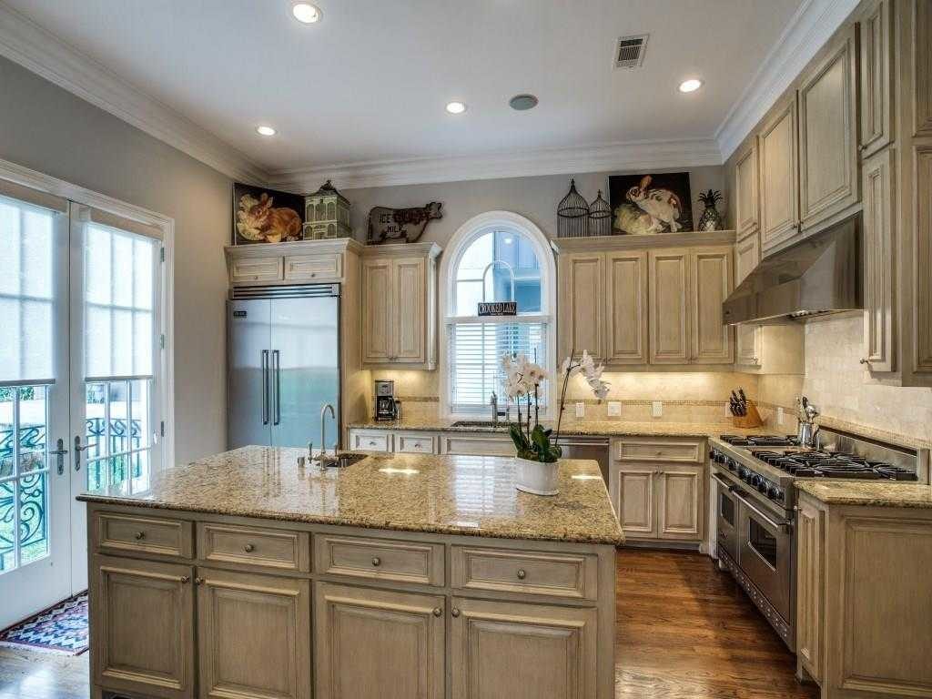 3522-Gillespie-balcony-1024x768