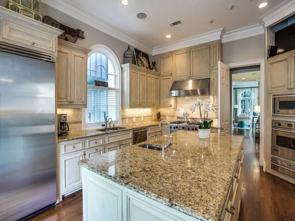 3522-Gillespie-balcony-1024x768