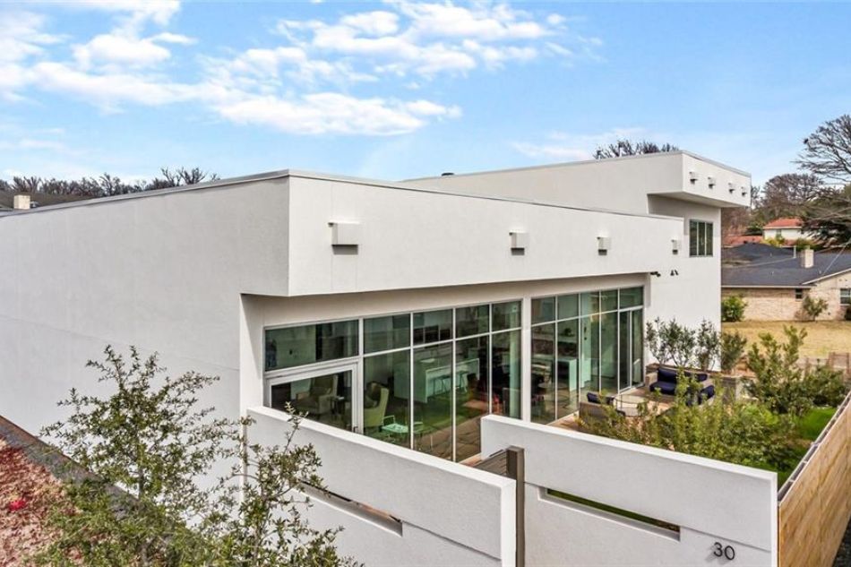 2215-Kessler-Woods-Court-tub