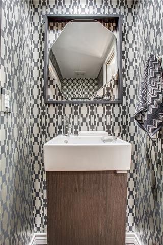 3621-Turtle-Creek-Blvd-Apt-4L-Dining-to-Living