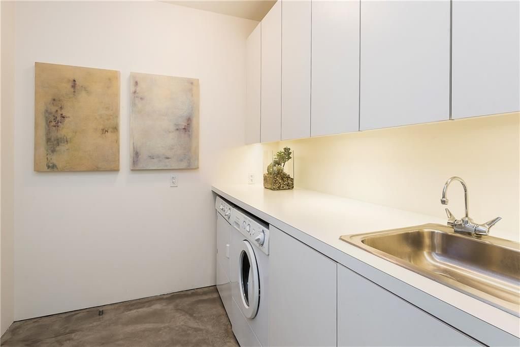 3740-Holland-Art-House-ext-1024x683