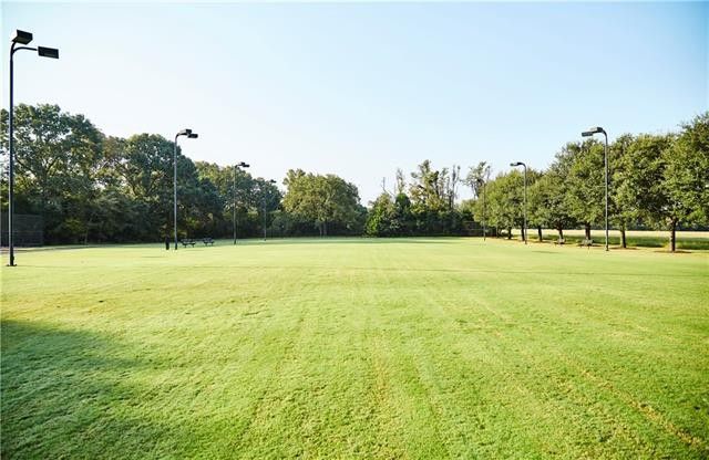 3773-County-Rd-drive-up-path