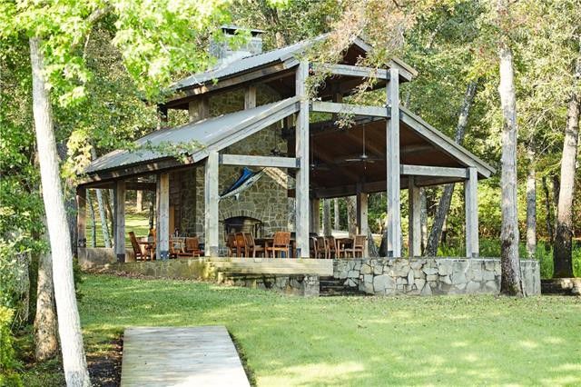 3773-County-Rd-drive-up-path