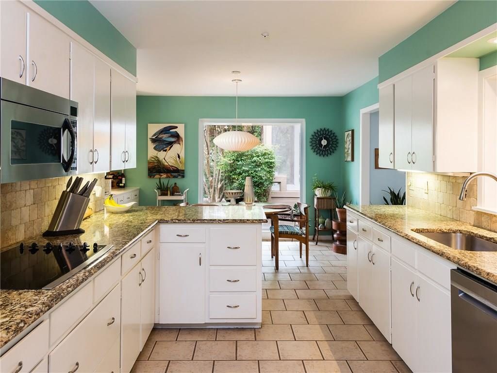 3880-Whitehall-Drive-16