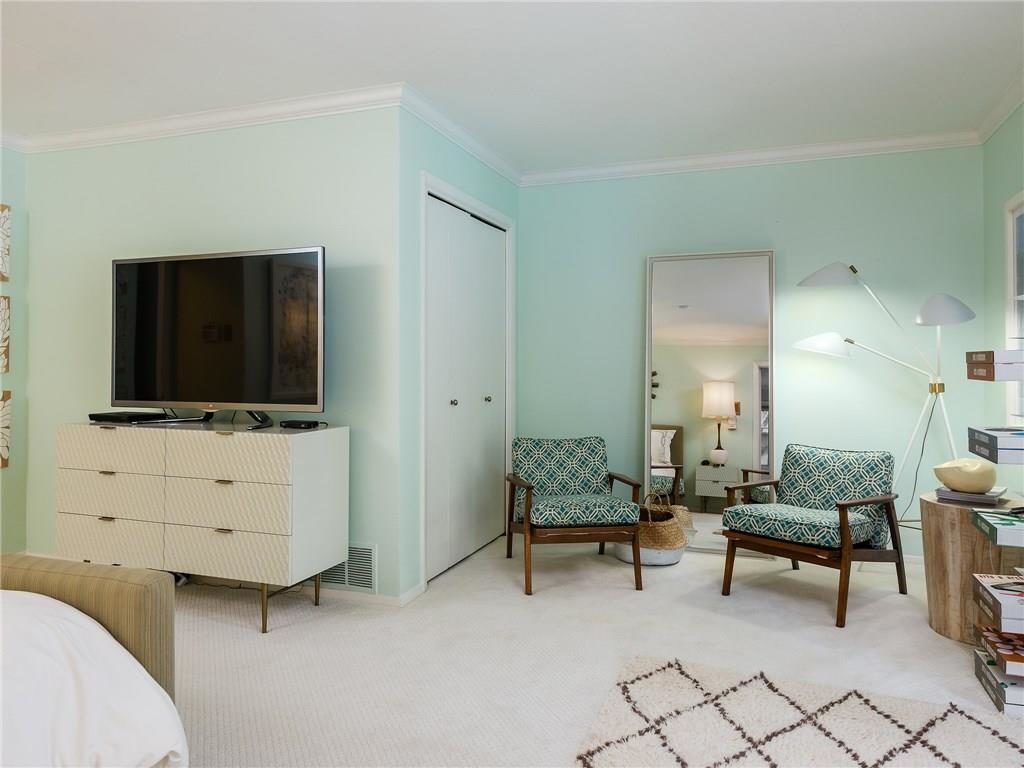 3880-Whitehall-Drive-16