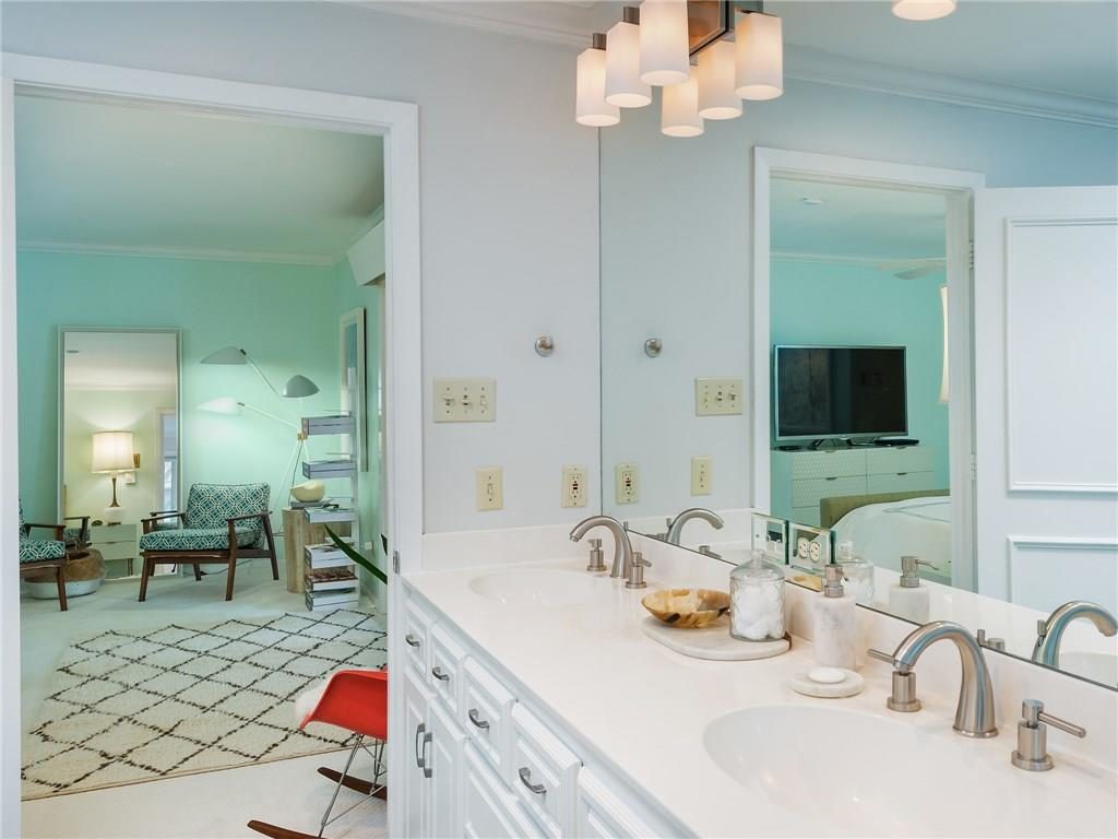 3880-Whitehall-Drive-16