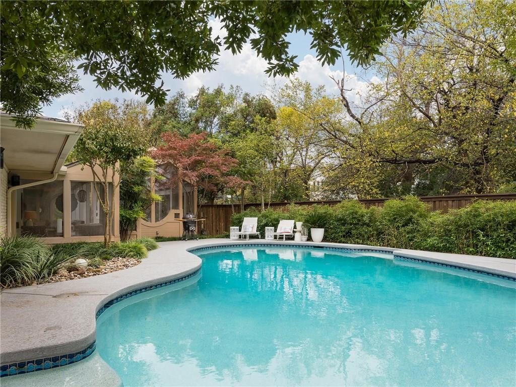3880-Whitehall-Drive-16