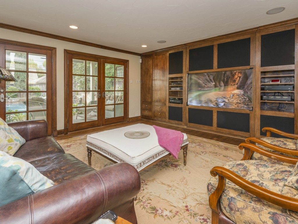 4312-Beverly-dr-Living-before-1024x768