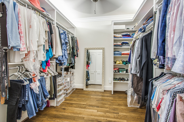 4319-n-hall-st-vector