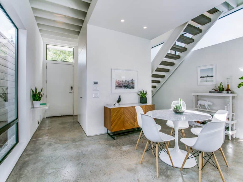 VECTOR4322-deere-st-dallas-tx-1-MLS-24