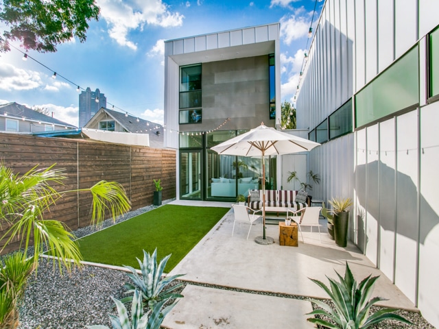 VECTOR4322-deere-st-dallas-tx-1-MLS-24