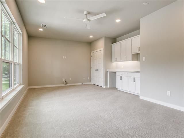 4406-Somerville-Avenue-Back-Porch