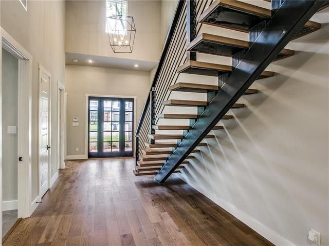 4406-Somerville-Avenue-Back-Porch