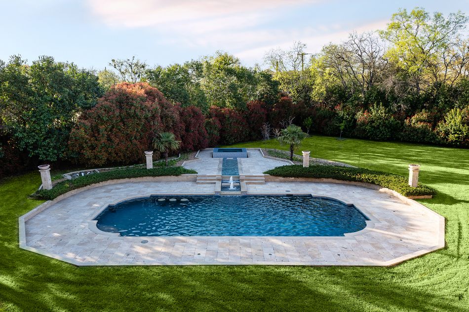 2215-Kessler-Woods-Court-tub
