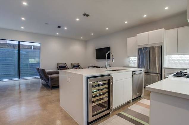 4108-Deere-St.-HCHOTW-1