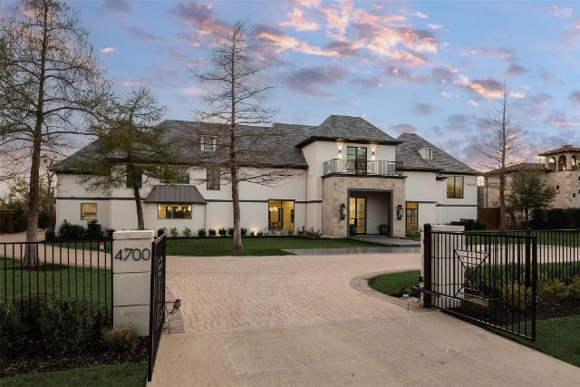 Preston Hollow estate
