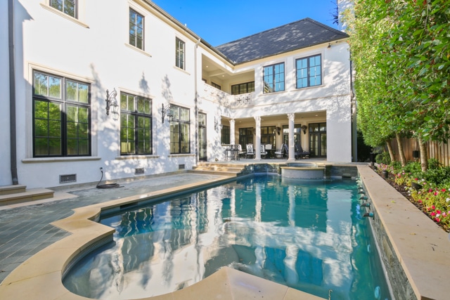 VECT02_3921gillonReshootPics13