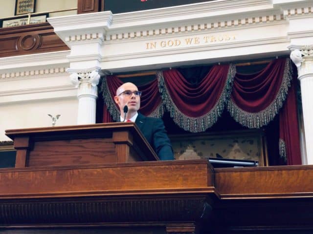 49512226_10155590613556534_5758190738814795776_o-e1547057173842