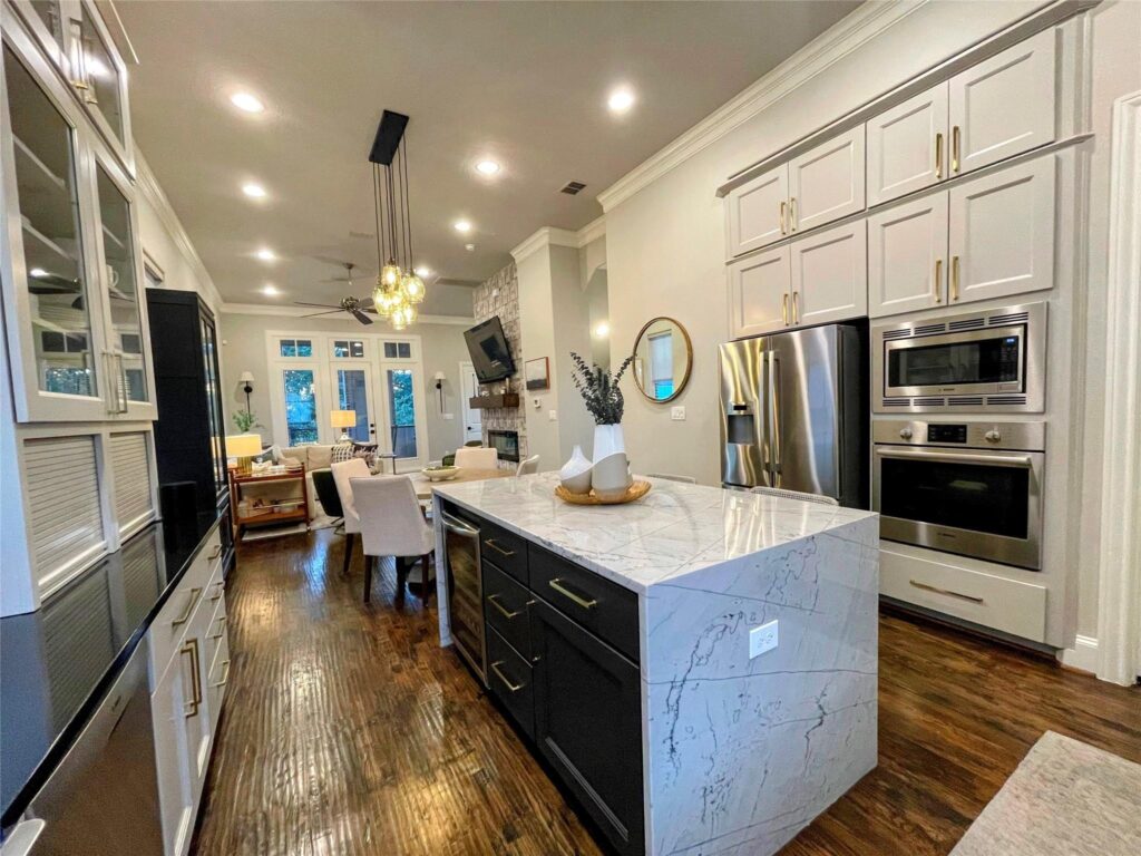 Detached Luxury Downtown Townhouse