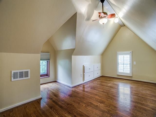 0_5338-merrimac-vector