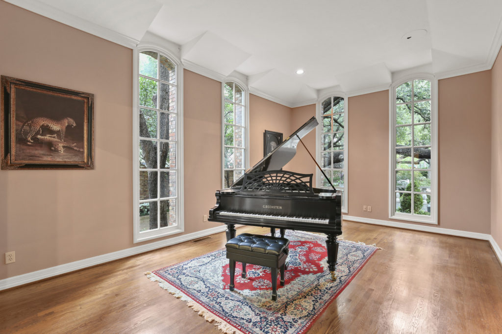 07_4730RoyalLane_007_mls-1