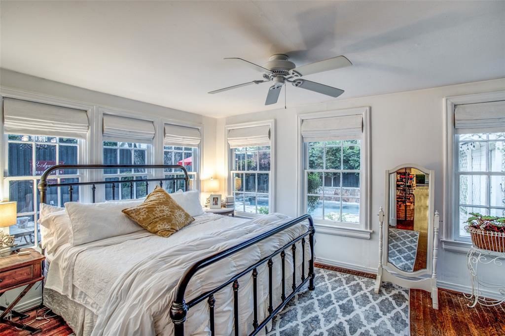 5423-Merrimac-Master-bed-1-1024x682
