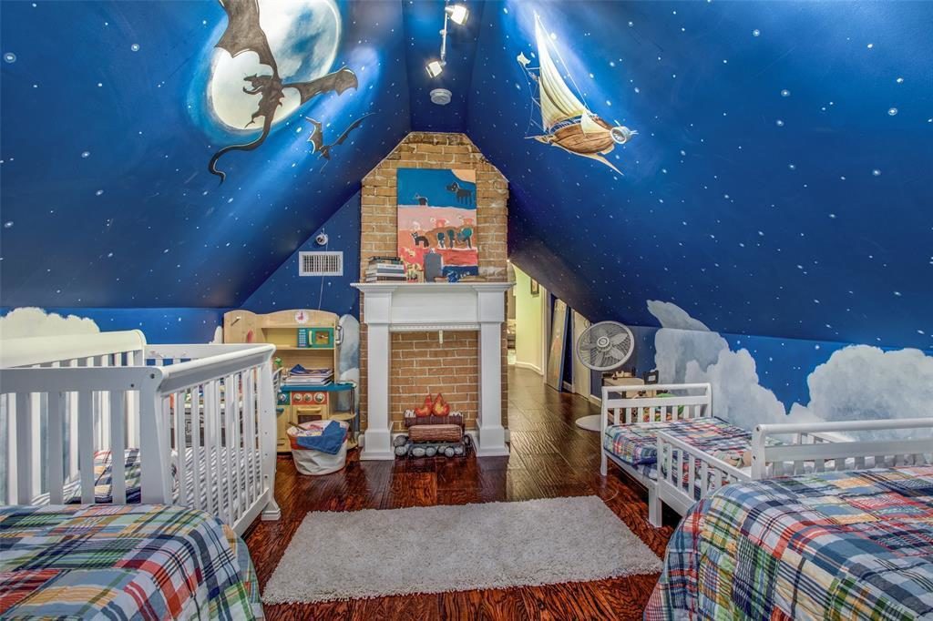 5423-Merrimac-Master-bed-1-1024x682