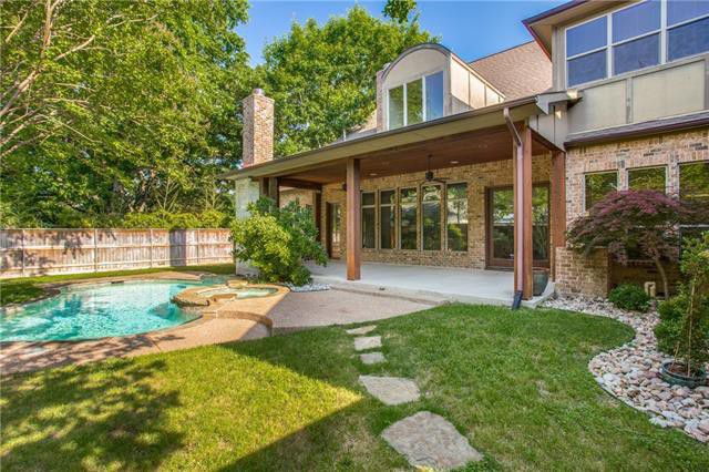 VECT5614-Del-Roy-Dr-Front