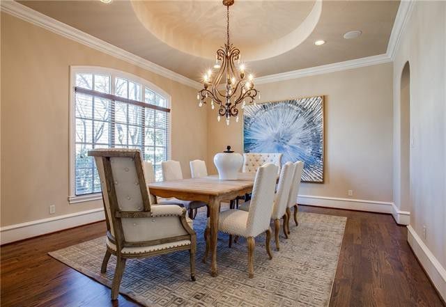 VECT5614-Del-Roy-Dr-Front