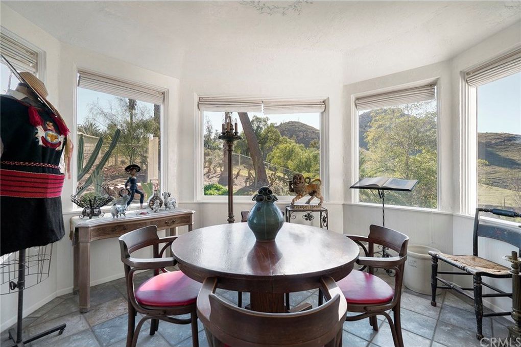 5cce786442fbf54c599c425d45cc861dl-m68xd-w1020_h770_q80-e1548565758340