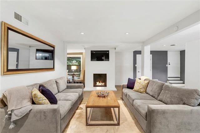 5f4845edfde6196bc23660e749d9d80al-m24xd-w1020_h770_q80