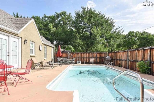 5f56d841bb4b5b926d8e4e4964080c5al-m20xd-w1020_h770_q80-e1548515988947