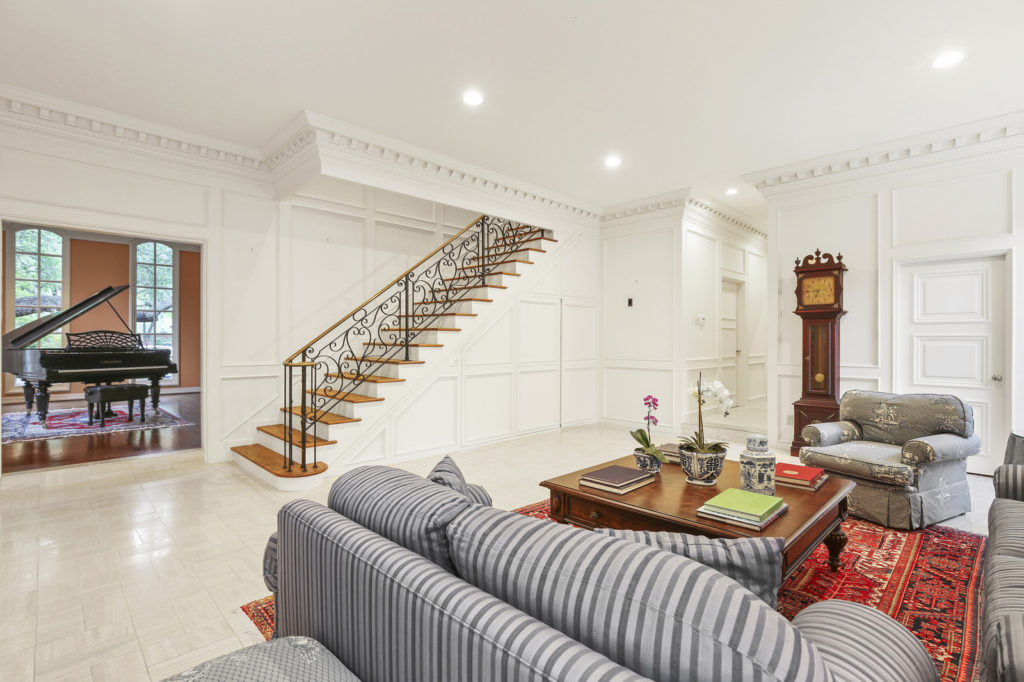 07_4730RoyalLane_007_mls-1