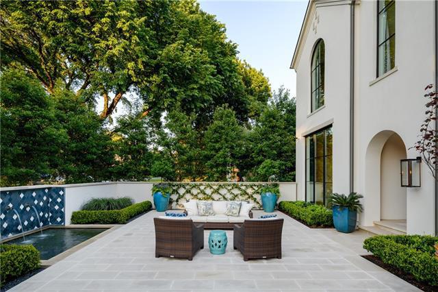 6206-Desco-close-rear-view-1