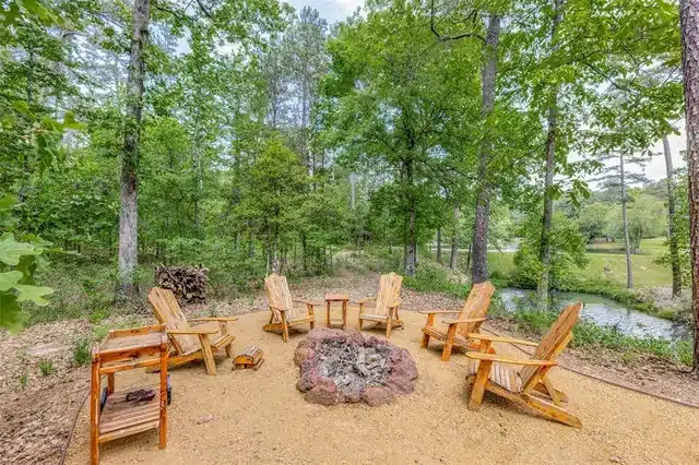 Explore this East Texas lake house. 