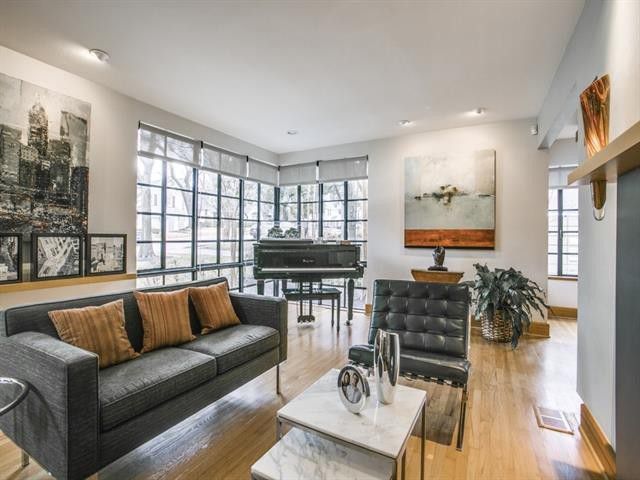 6843-Lorna-Ln-vector