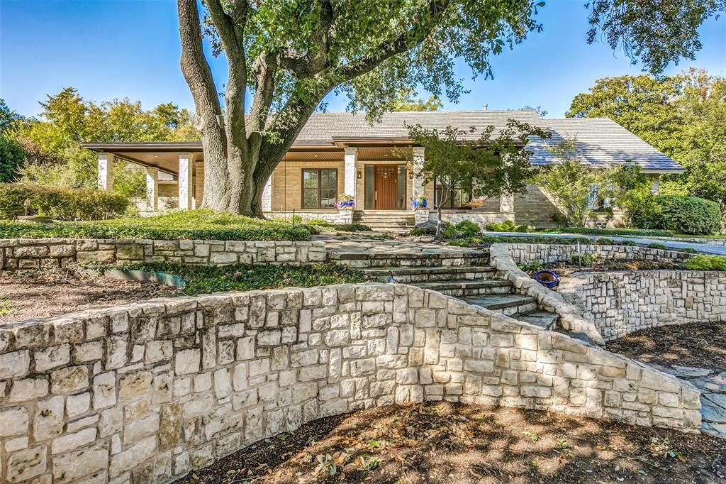 6939-Lloyd-Valley-ext-1024x682