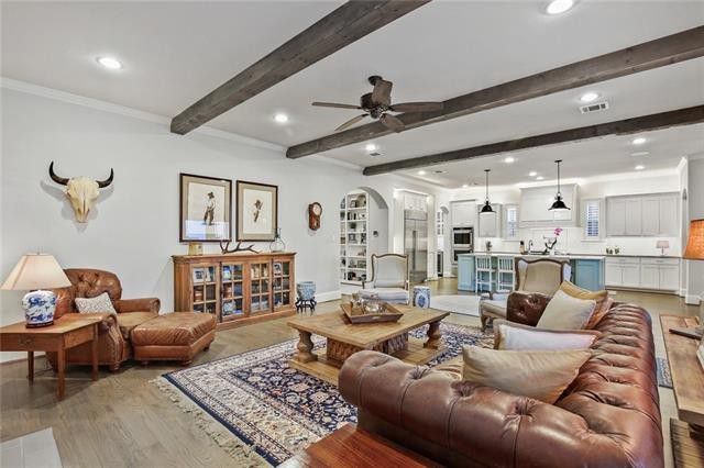 7027-Casa-Loma-vector