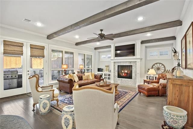 7027-Casa-Loma-vector