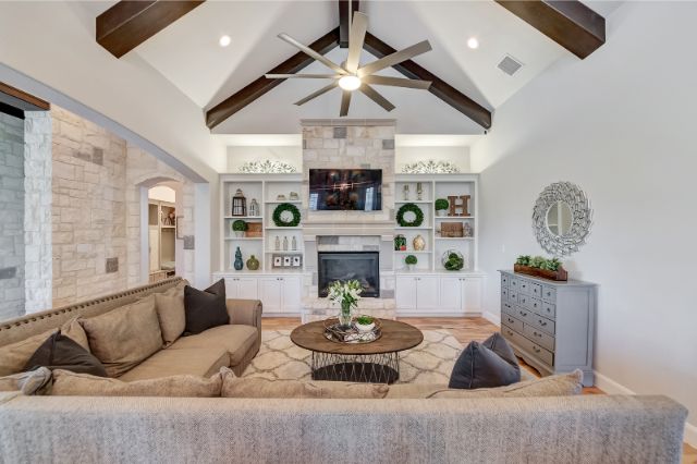 713-Lake-Carillon-Private-offering-Edited-1