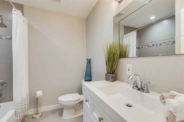 725-Thousand-Oaks-a