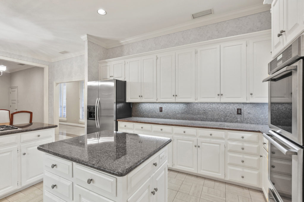 07_4730RoyalLane_007_mls-1