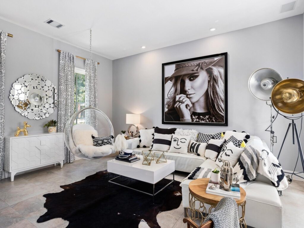 Spectacular Ridglea Crest Listing