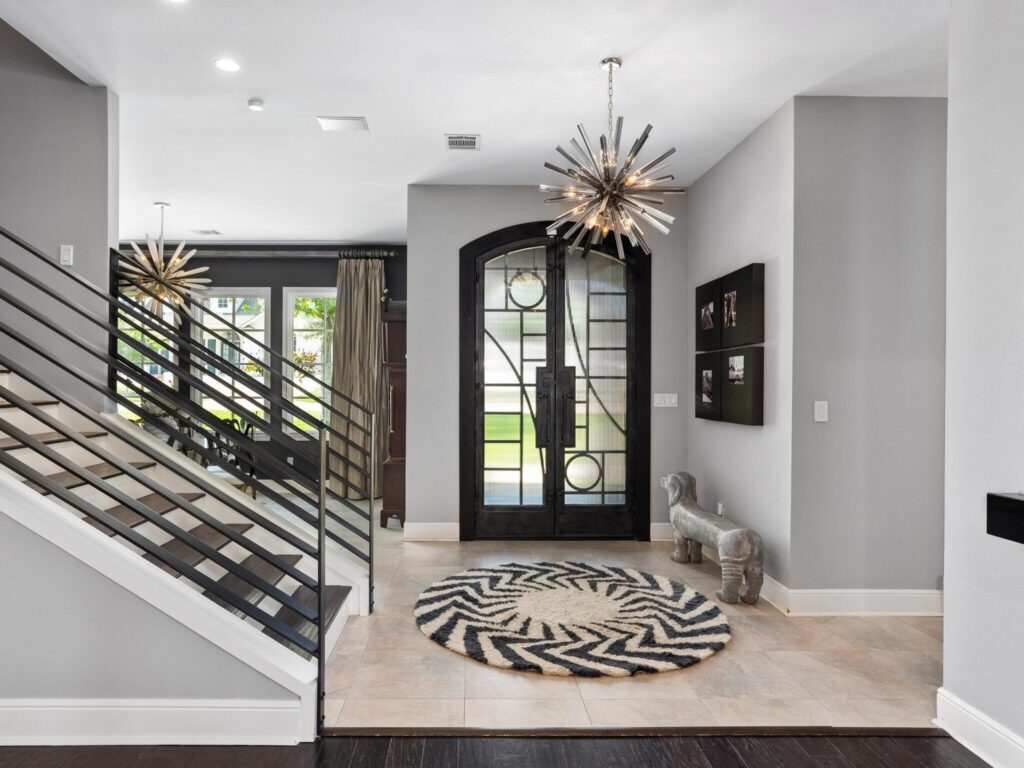 Spectacular Ridglea Crest Listing
