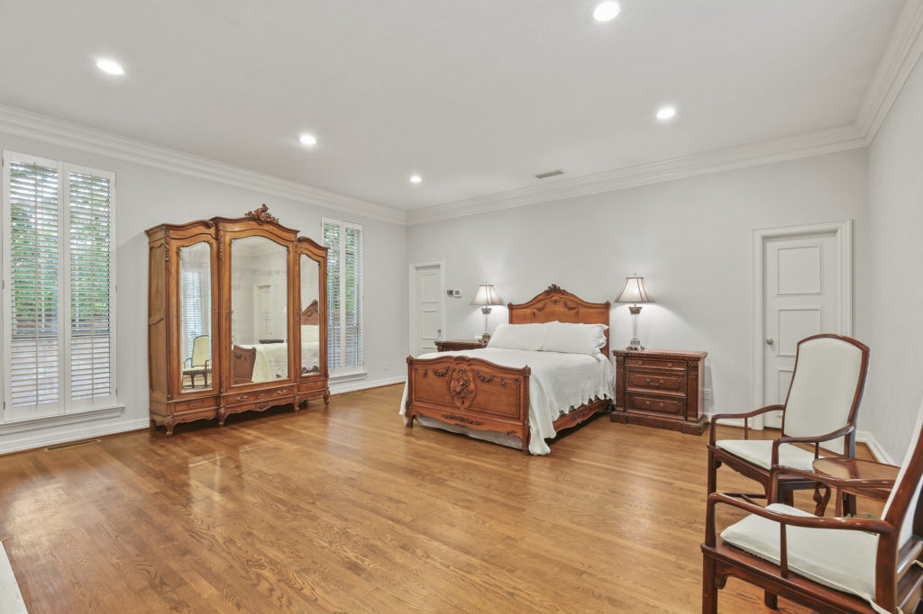 07_4730RoyalLane_007_mls-1