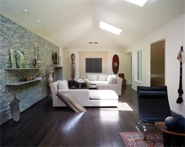 8205 Forest Hills Living