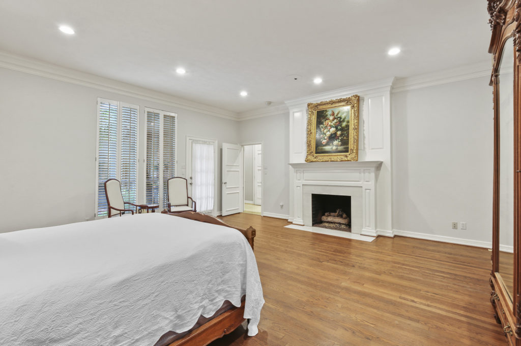 07_4730RoyalLane_007_mls-1