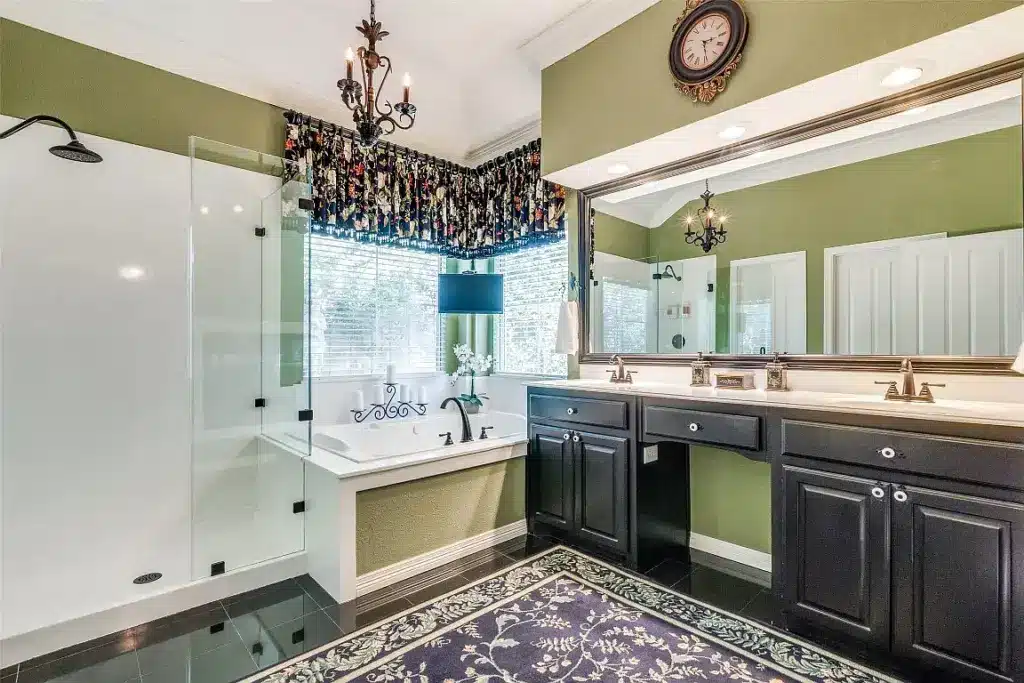 This Forest Hills home has so much to offer. 