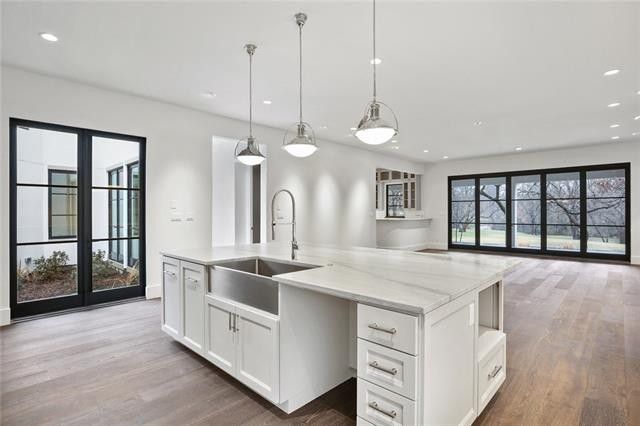 8819-Lakemont-a