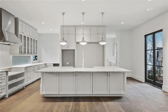 8819-Lakemont-a